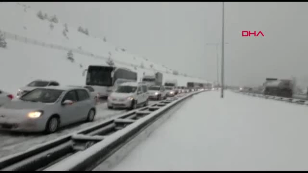 Bolu\'da Kar Nedeniyle Çok Sayıda Kaza Meydana Geldi