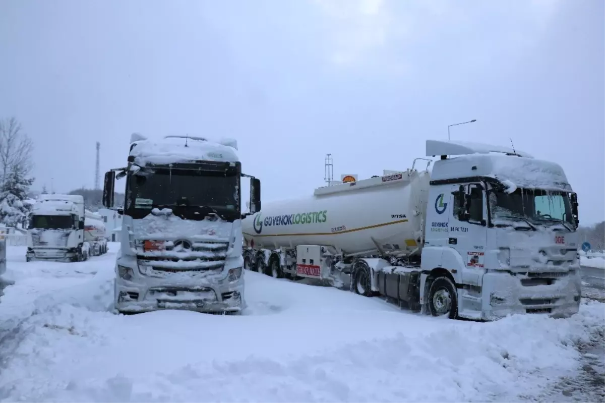 Bolu Dağı 15 Saattir Ağır Araçlara Kapalı