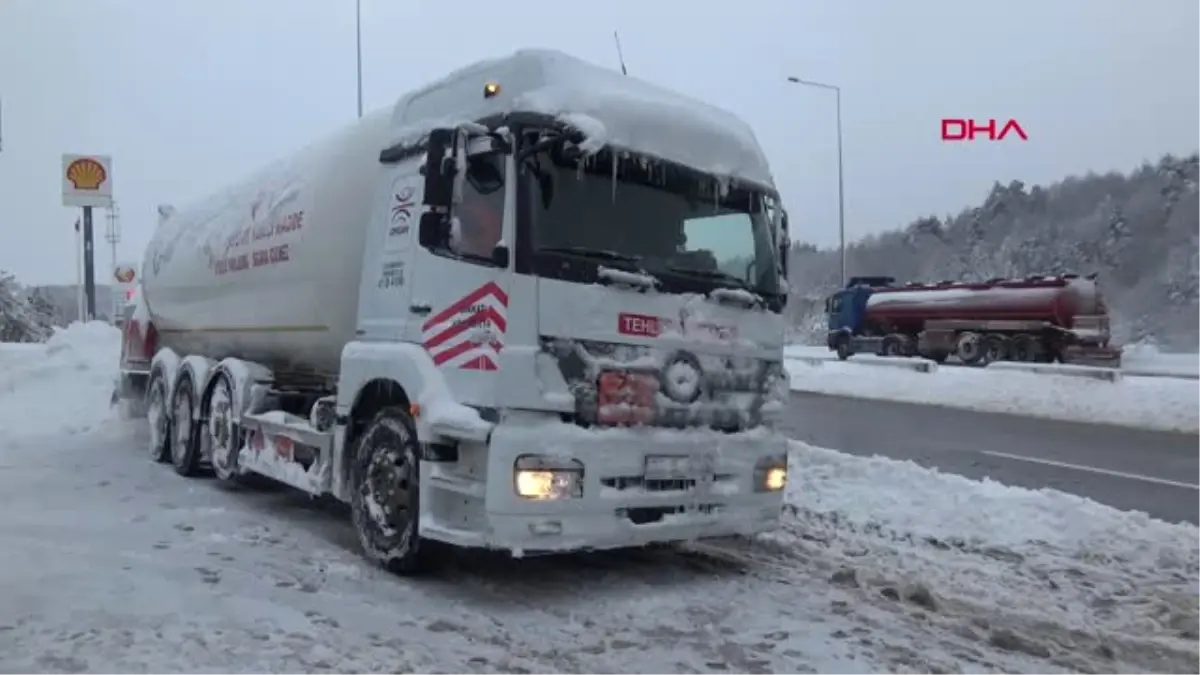 Bolu Dağı\'nda Çok Sayıda Tanker Mahsur