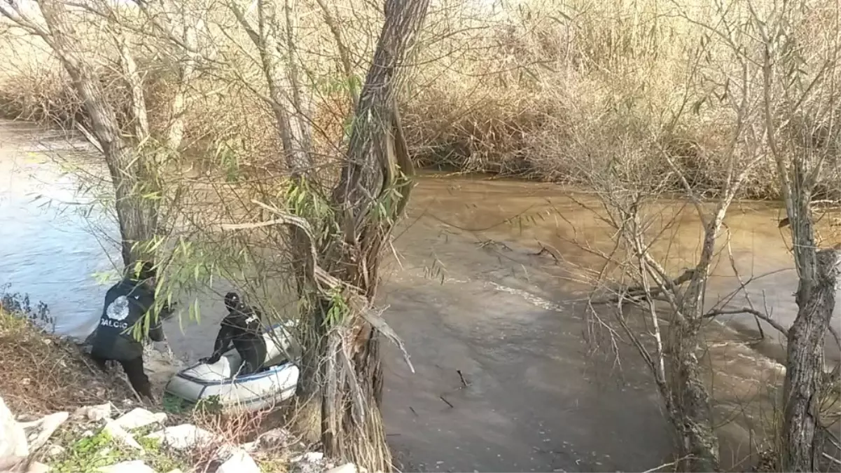 Büyük Menderes Nehri\'ne Düşen Şahsı Jöak Arıyor