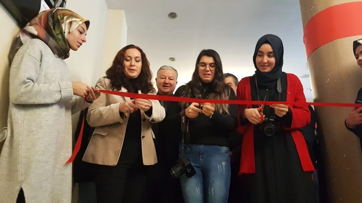 Develi\'de "Kalbim Deklanşörde Atıyor Fotoğraf Projesi" Fotoğraf Sergisi Açıldı