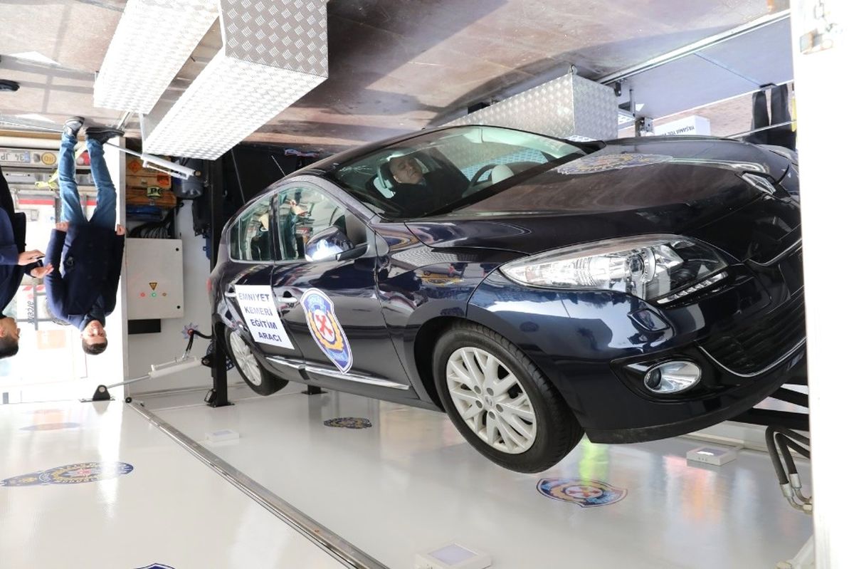Emniyet Kemerinin Önemi Simülasyon Aracıyla Anlatılıyor