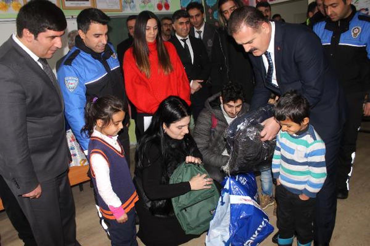 Hakkarili Öğrencilere İstanbul\'dan Yardım Eli