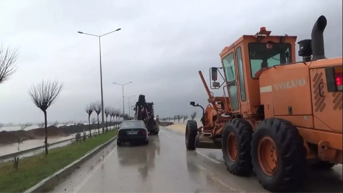 Hatay Havaalanı Yolu Sular Altında