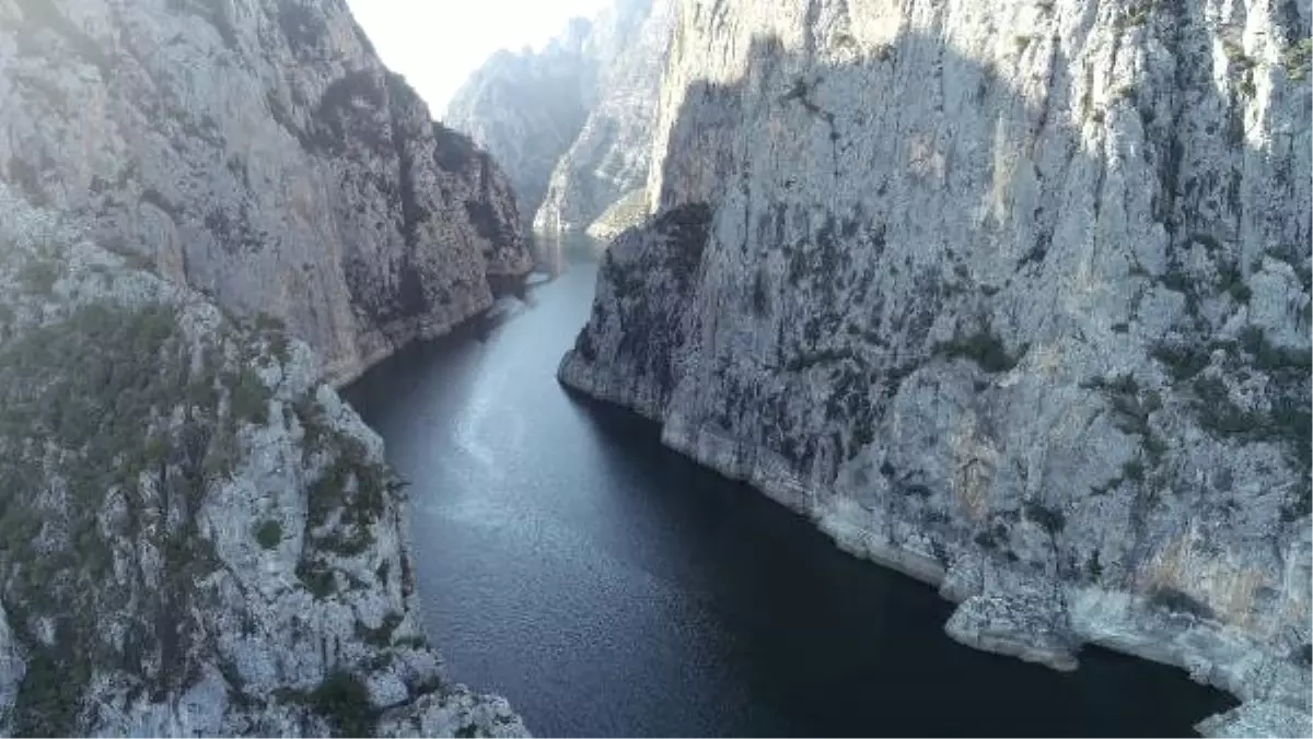 Kanyonda Kaybolan Türkmen Genci Arama Çalışması Sürüyor