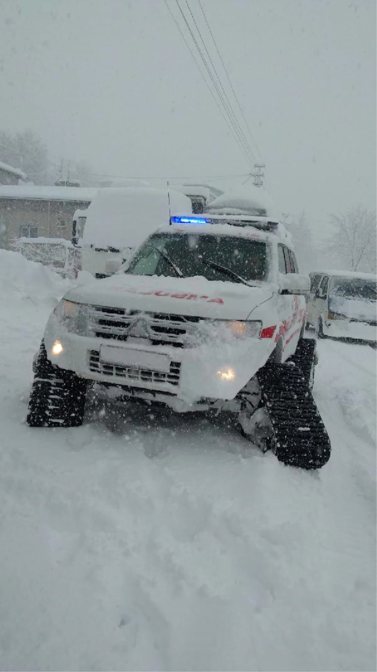 Kayseri\'de Diyaliz Hastaları Paletli Ambulansla Hastaneye Götürüldü