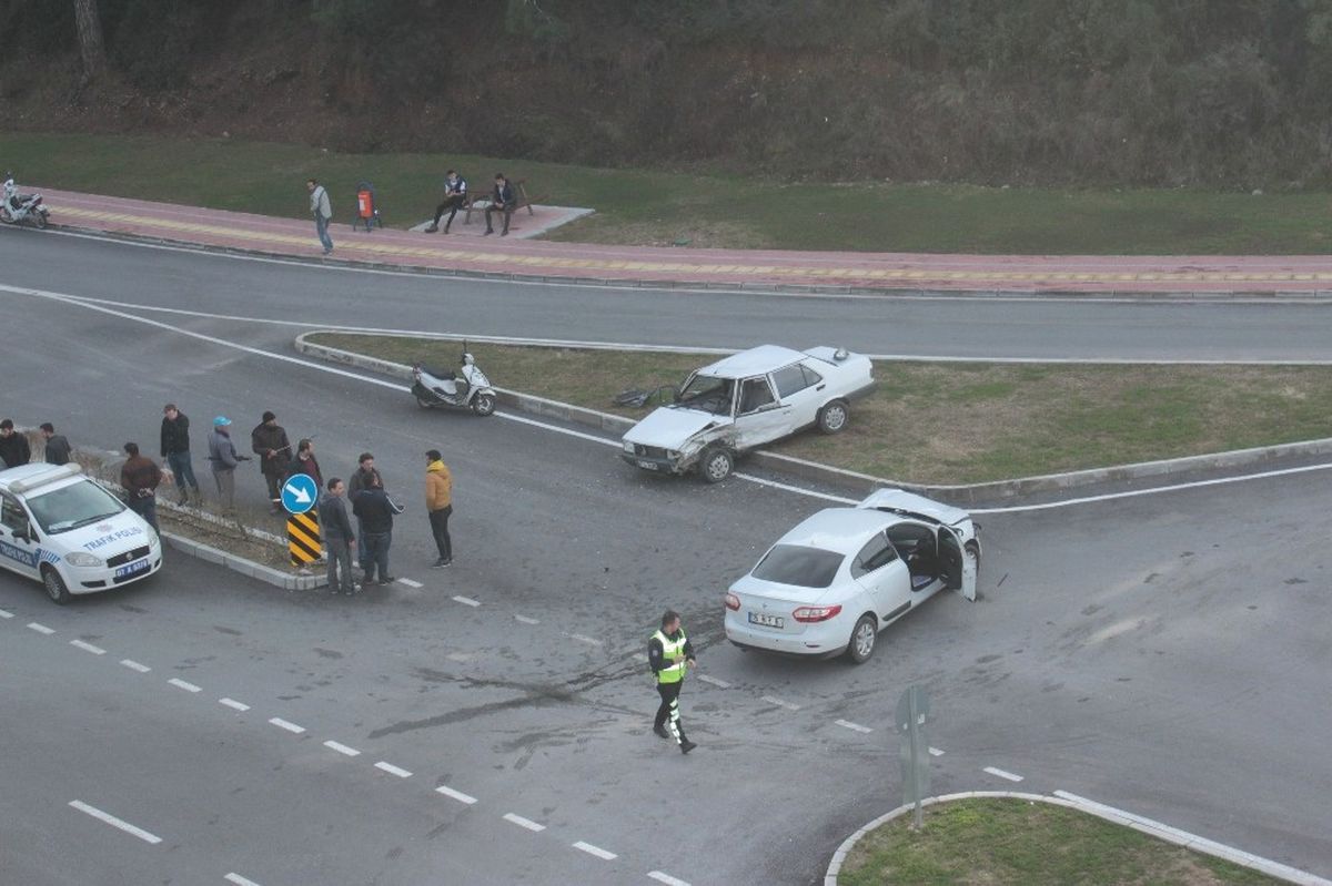 Manavgat\'ta Trafik Kazası: 1 Yaralı