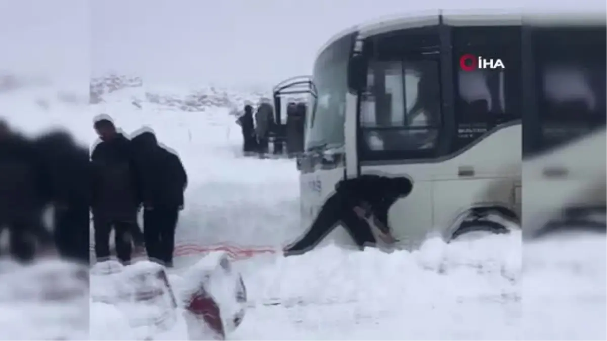 Öğretmen Servisi Karda Mahsur Kaldı