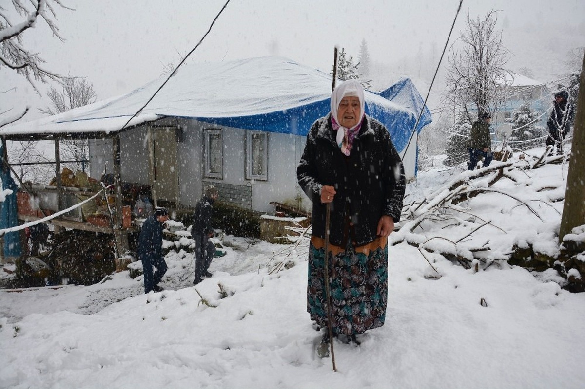 Ordu\'da Fırtına Yıktı Geçti