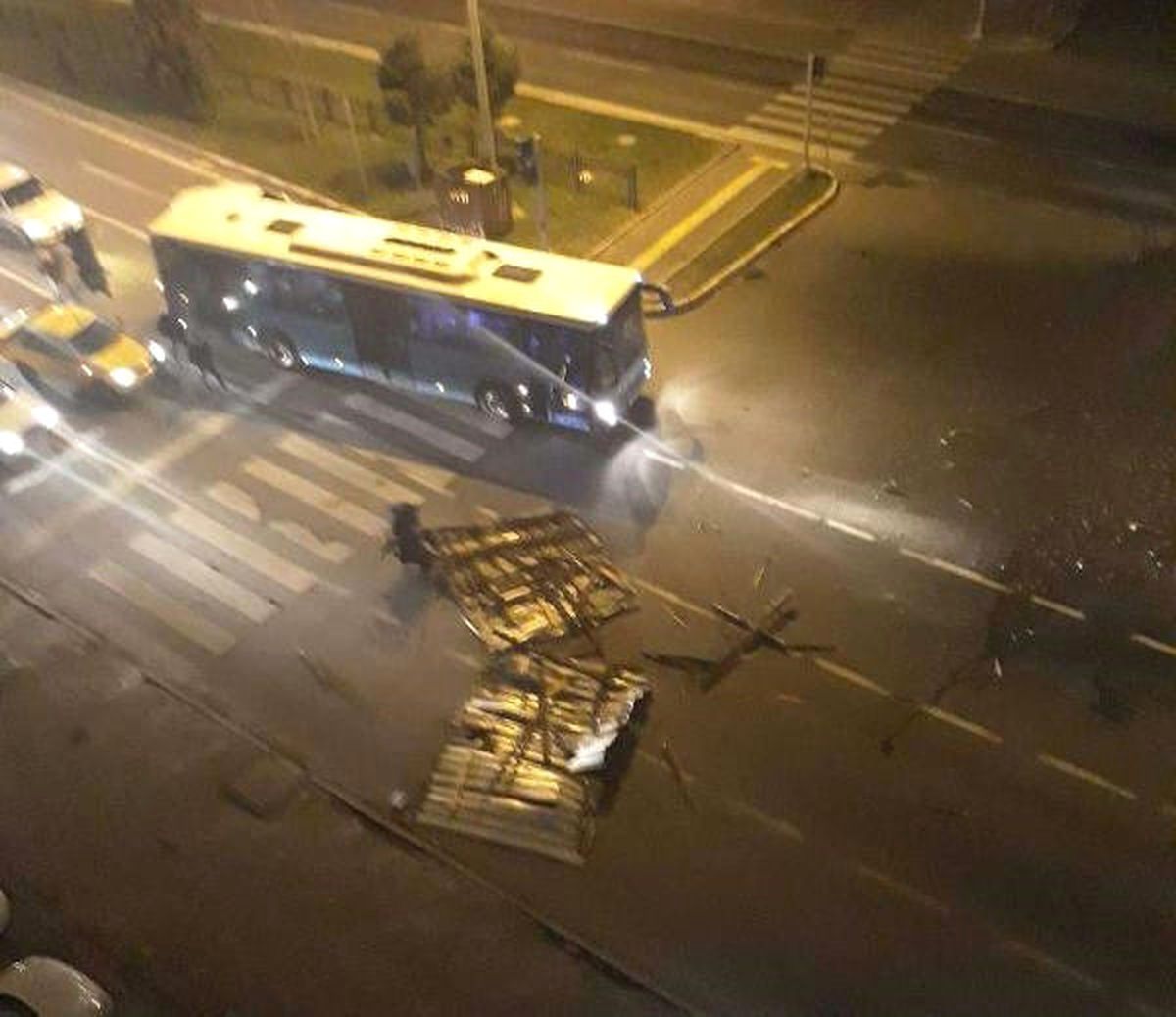 Ordu\'da Rüzgar Çatıları Uçurdu: 1 Yaralı