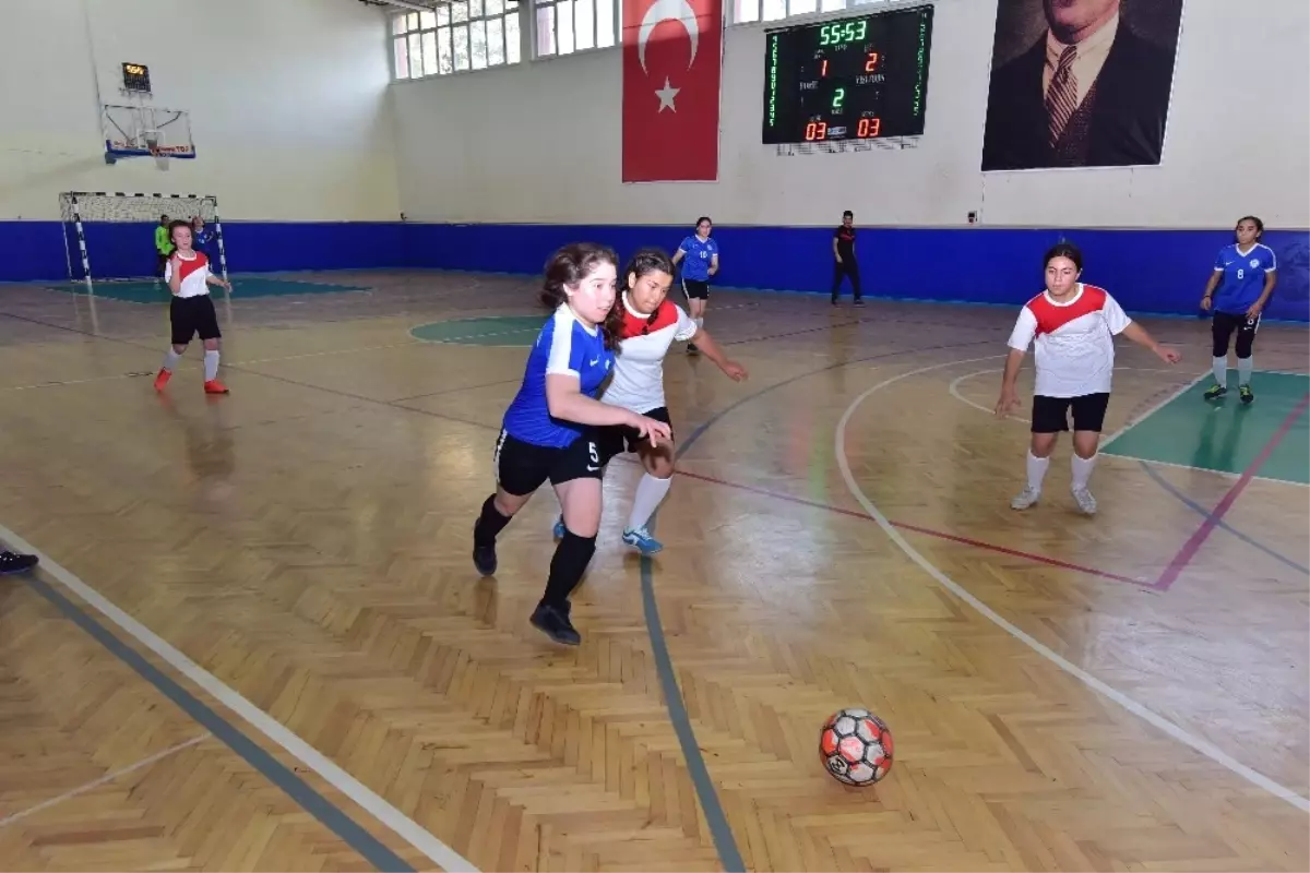 Osmaniye\'de Liseler Arası Futsal Birinciliği