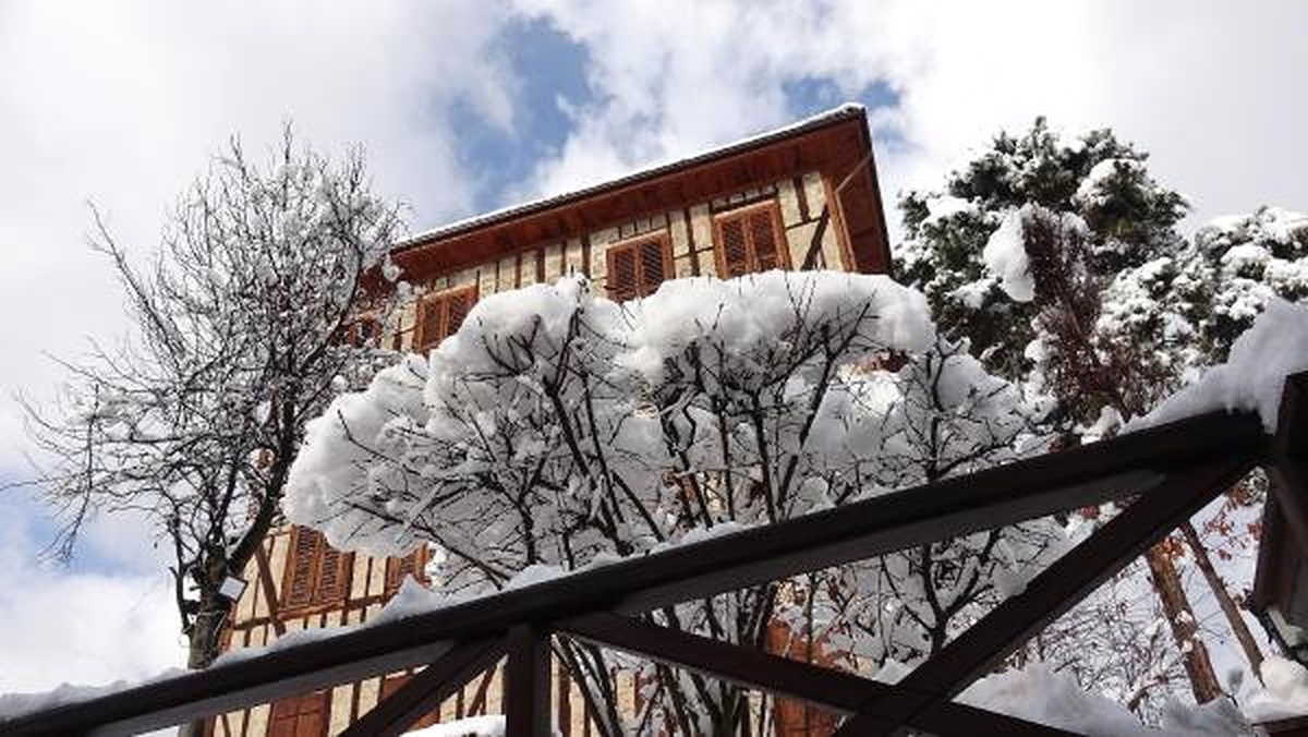 Safranbolu\'nun Tarihi Konakları Beyaza Büründü