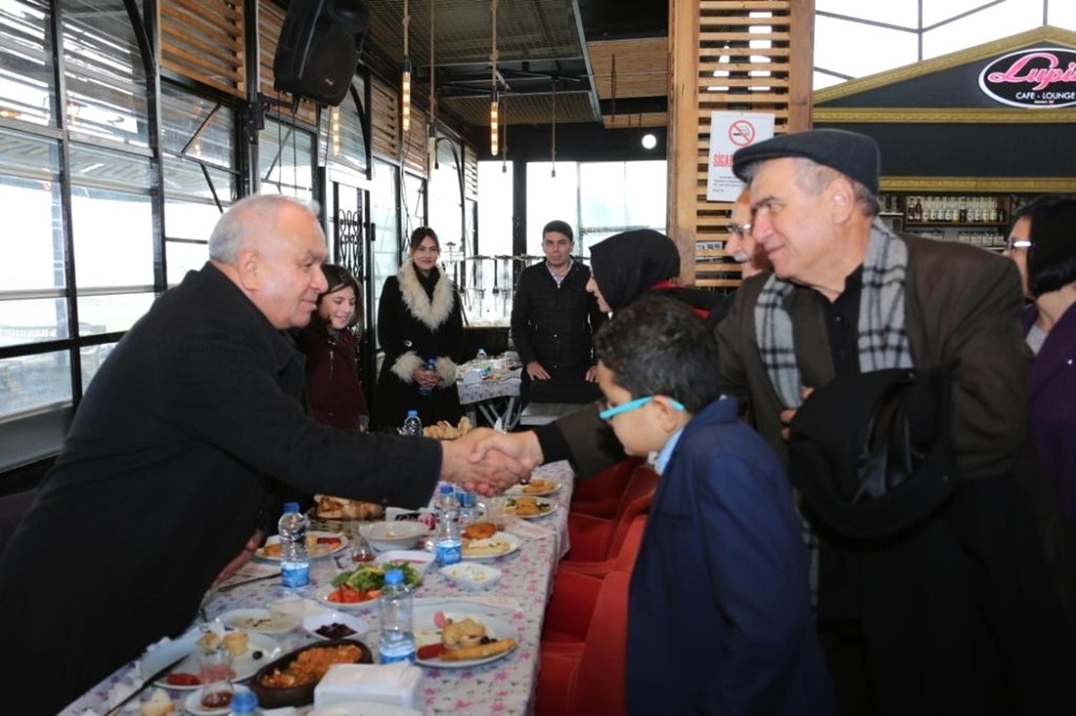 Tollu: "Erdemli\'yi Sanatın Merkezi Haline Getirdik"