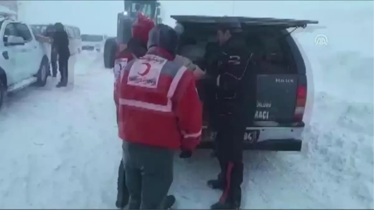 Tunceli\'de Ekipler Vatandaşların İmdadına Yetişti