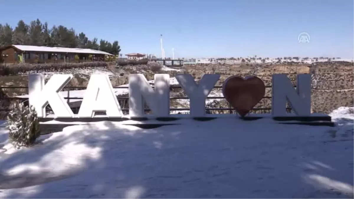 Ulubey Kanyonu Beyaz Örtüyle Kaplandı