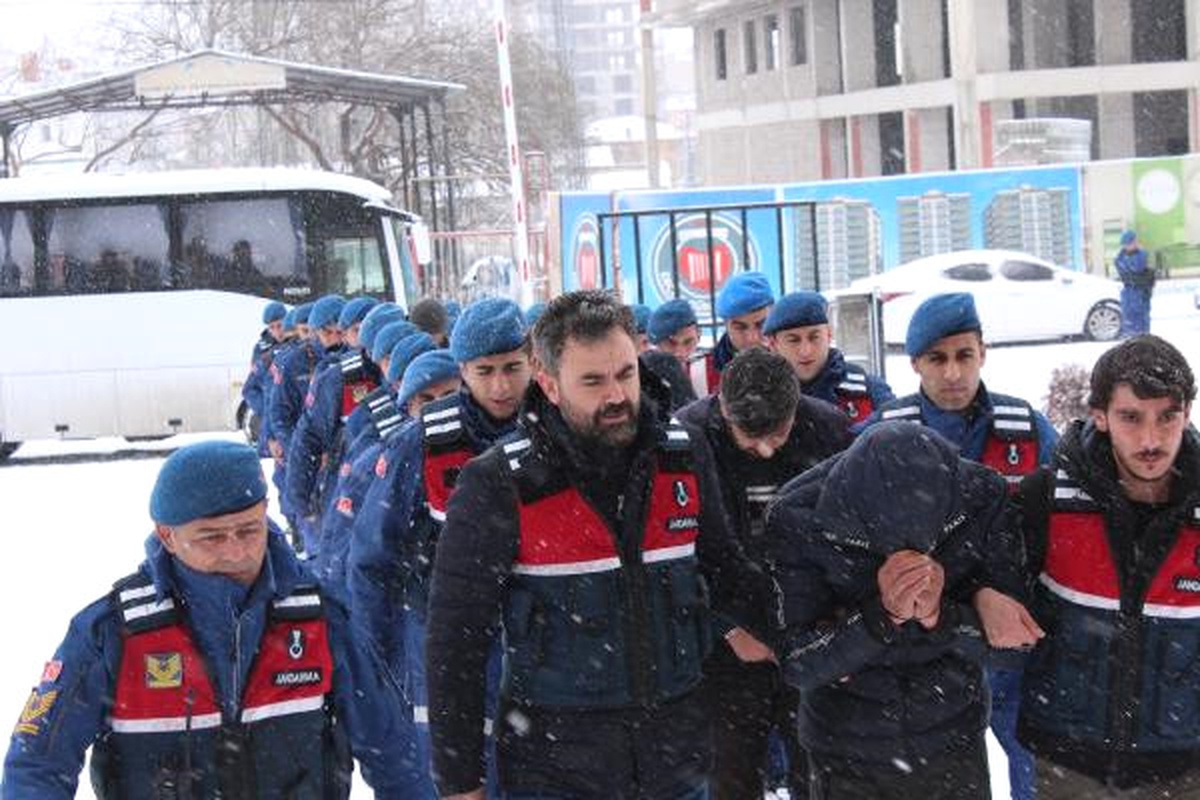 Uyuşturucudan Gözaltına Alınan 17 Kişi Adliyeye Sevk Edildi