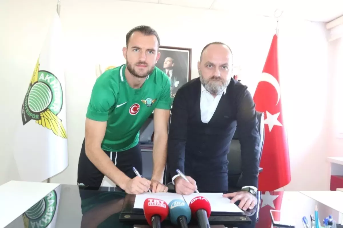 Akhisarspor, Sokol Cikalleshi, Zeki Yavru ve Rajko Rotman\'ı Kadrosuna Kattı