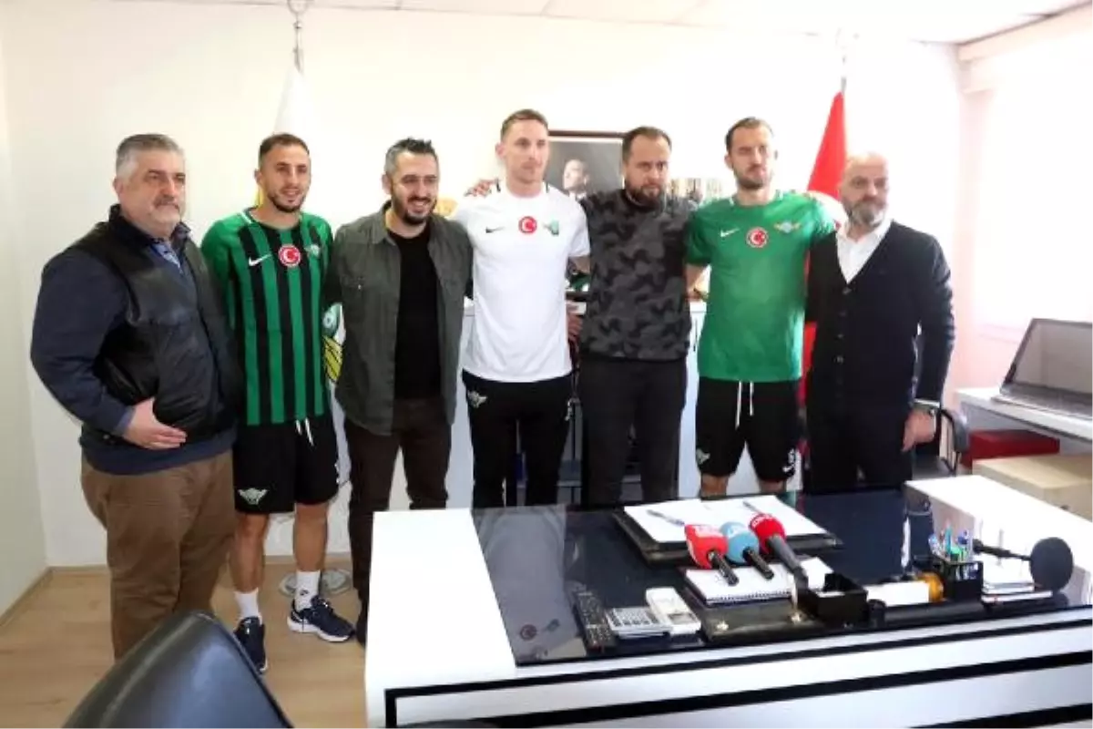 Akhisarspor\'dan Üçlü İmza