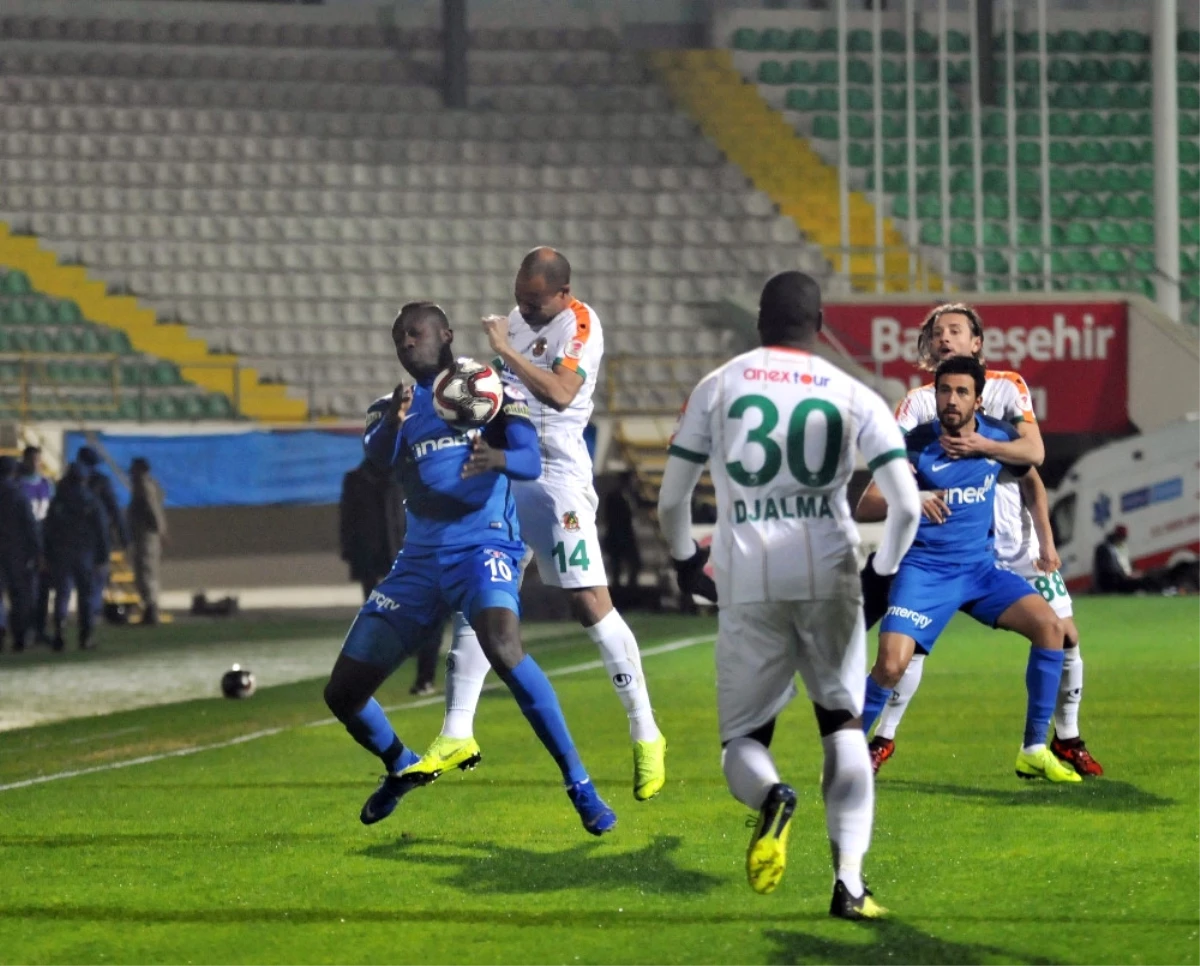 Alanyaspor ile Kasımpaşa 0-0 Berabere Kaldı