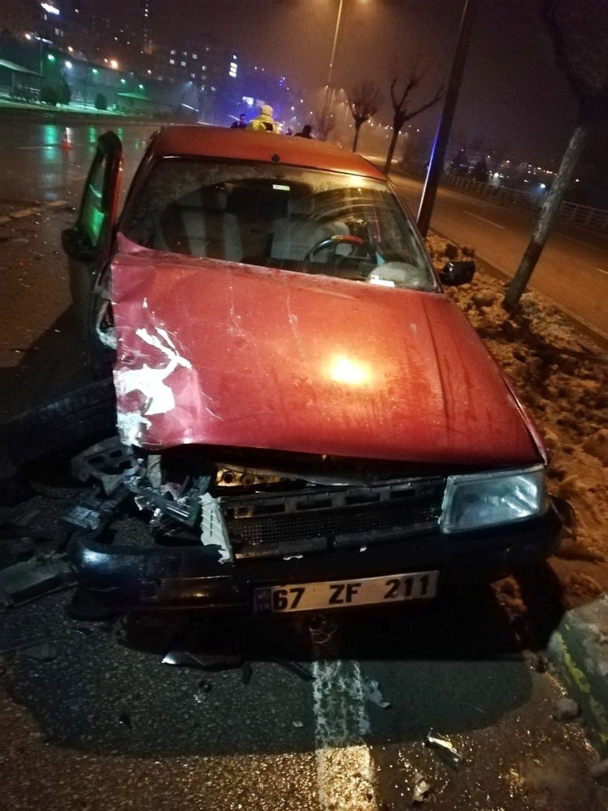Aniden Frene Basınca Kaza Kaçınılmaz Oldu: 3 Yaralı