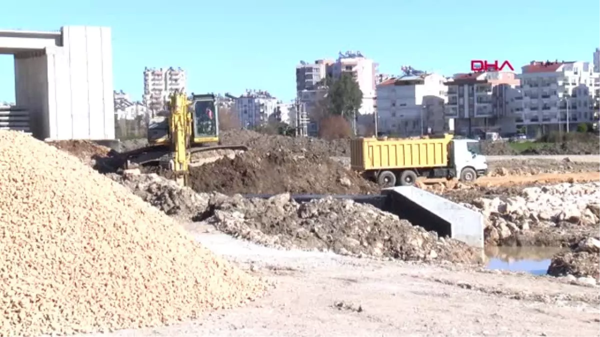 Antalya Bakan Turhan Antalya\'yı İzmir\'e Otoyol ve Hızlı Trenle Bağlayacağız