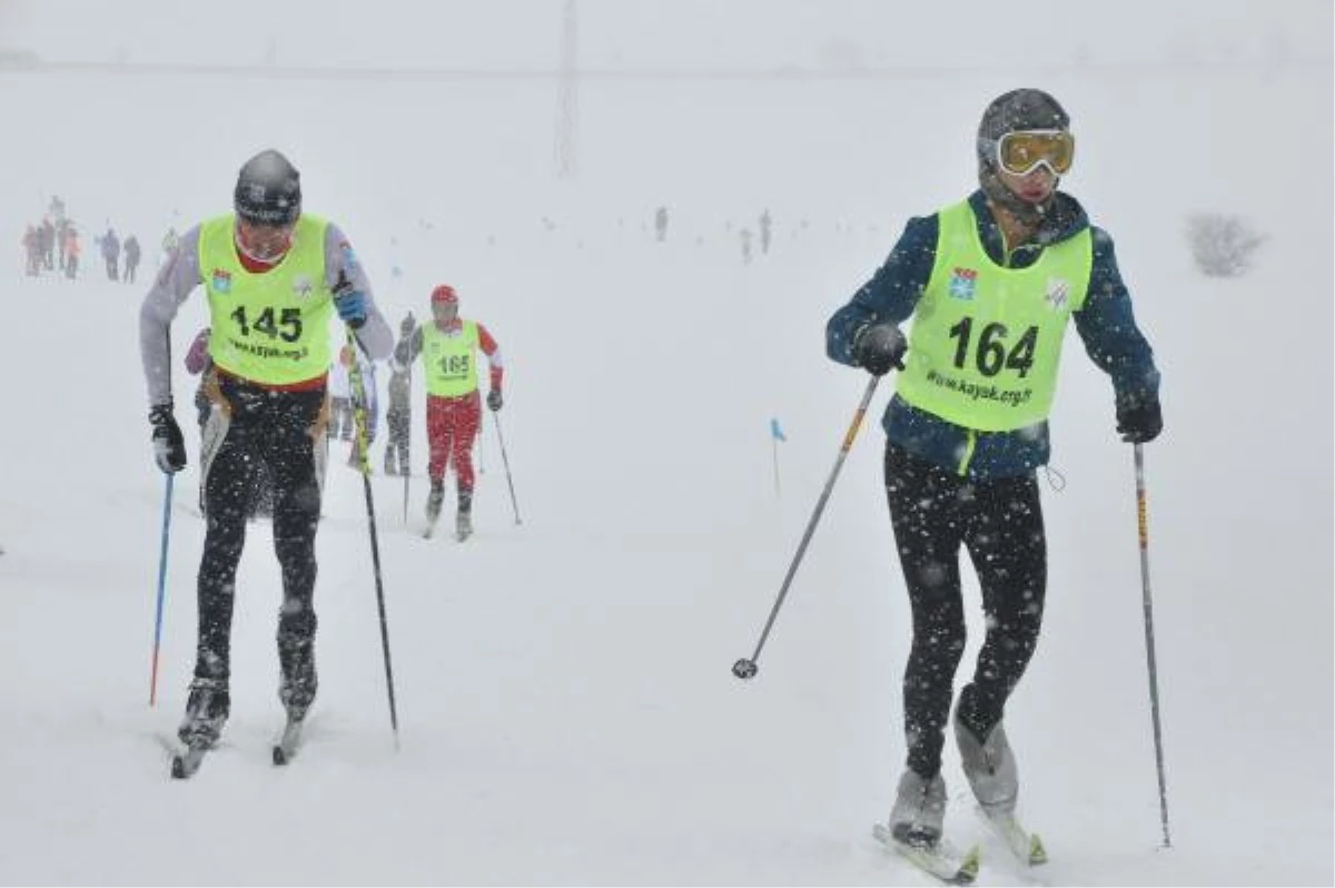 Bitlis\'te Düzenlenen Kayaklı Koşu Yarışları Sona Erdi