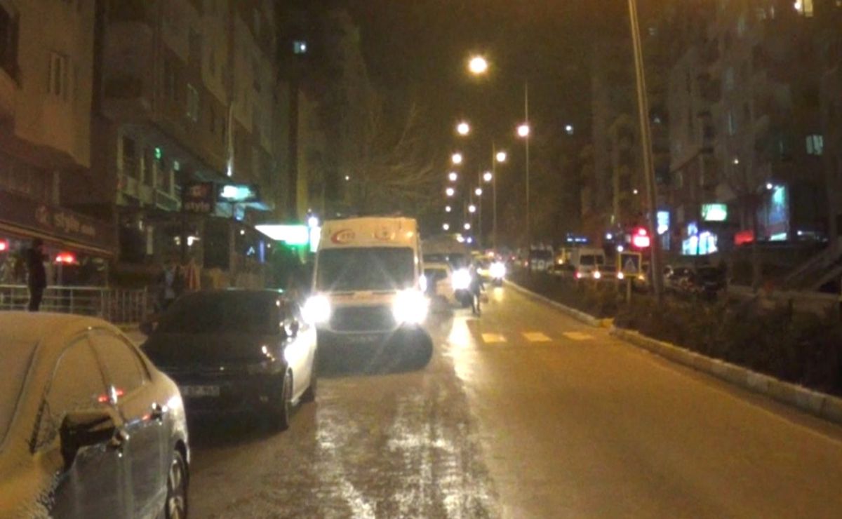 Çorum\'da Silahlı Kavga: Baba Darp Edildi, Oğlu Vuruldu
