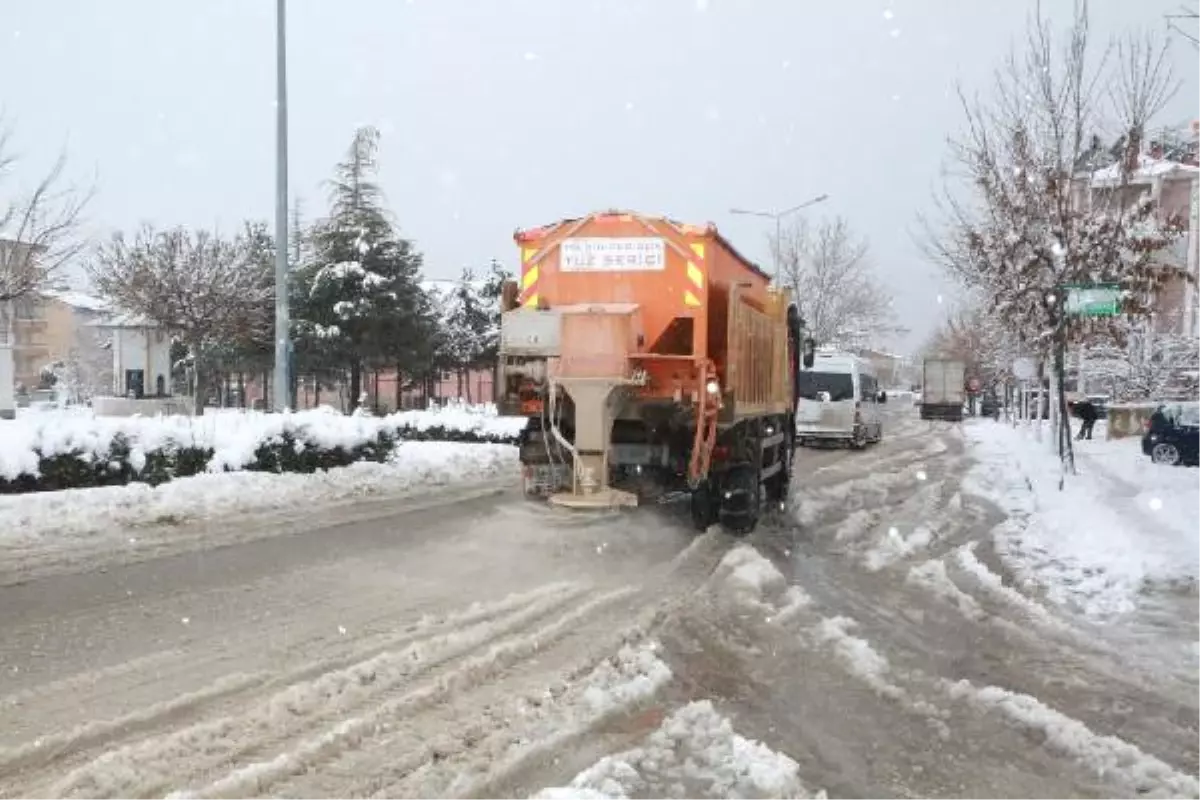 Elazığ\'da Buzlanma Nedeniyle Eğitime Yarım Gün Ara