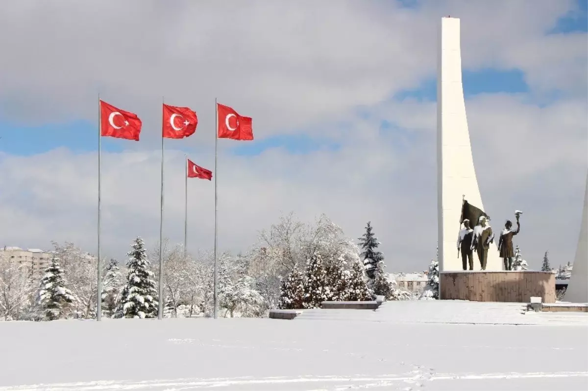 Eskişehir\'de Seyirlik Kar Manzaraları