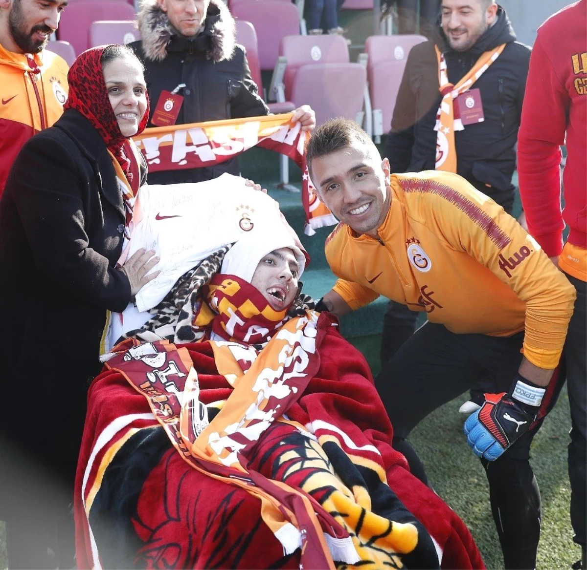 Galatasaray\'ın Antrenmanında Velican\'ın Hayali Gerçek Oldu