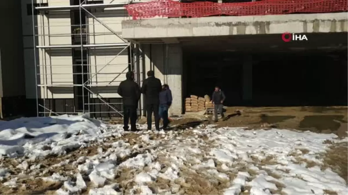 Hastane İnşaatından Düşen İşçi Hayatını Kaybetti