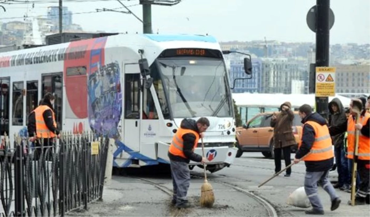 İstanbul\'da tramvayda arıza