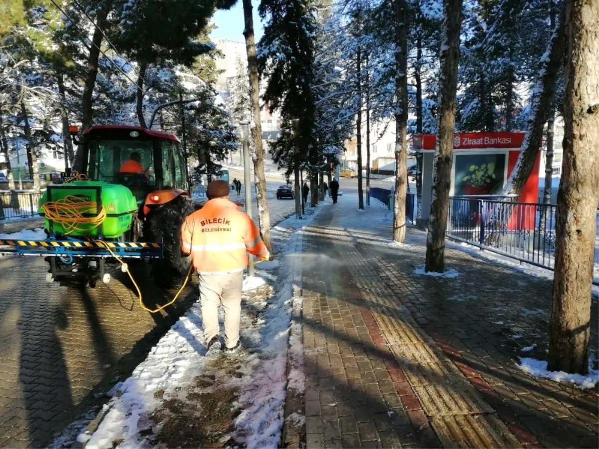 Karlı ve Buzlu Yollar Buz Çözücü Solüsyon Maddesi ile Açıyor