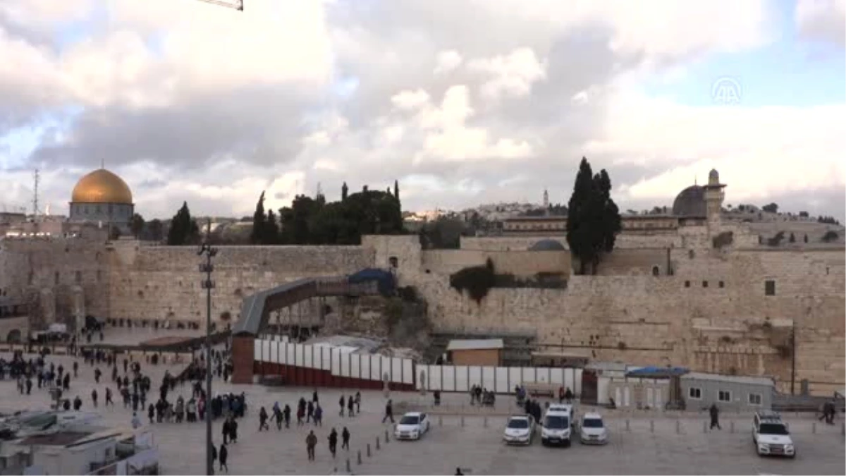 Kudüs Ulemasından İsrail\'in Ağlama Duvarı\'nı "Restore" Etmesine Kınama