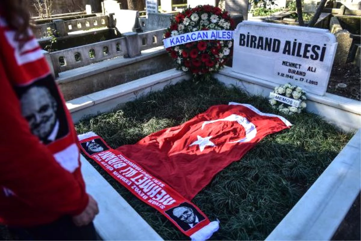 Mehmet Ali Birand Mezarı Başında Anıldı