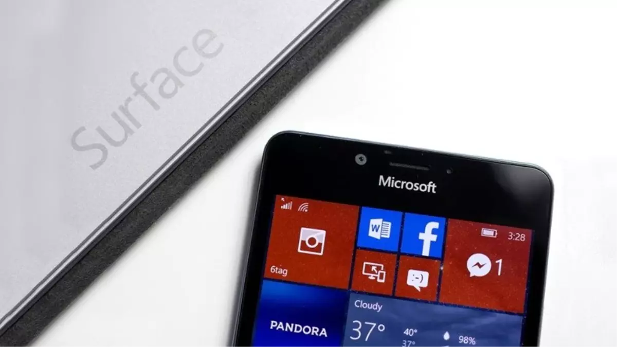 Microsoft, Mobil Dünya Kongresi 2019\'a Katılacağını Açıkladı (Surface Phone mu Geliyor?)
