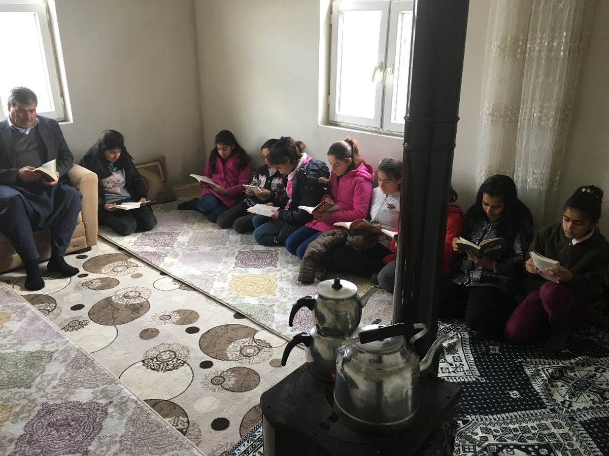 Öğrencilere Kitap Okuma Alışkanlığı Kazandırılıyor