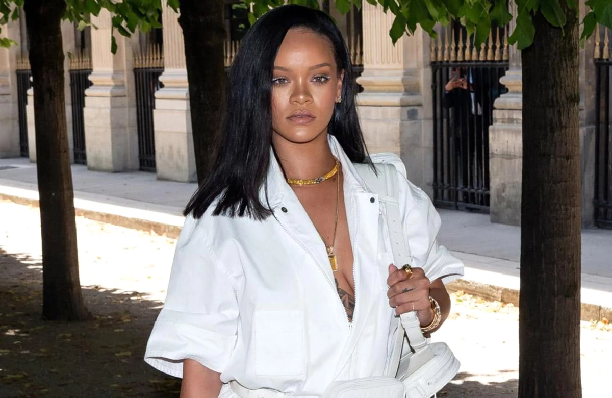 Rihanna Babasını Mahkemeye Verdi!