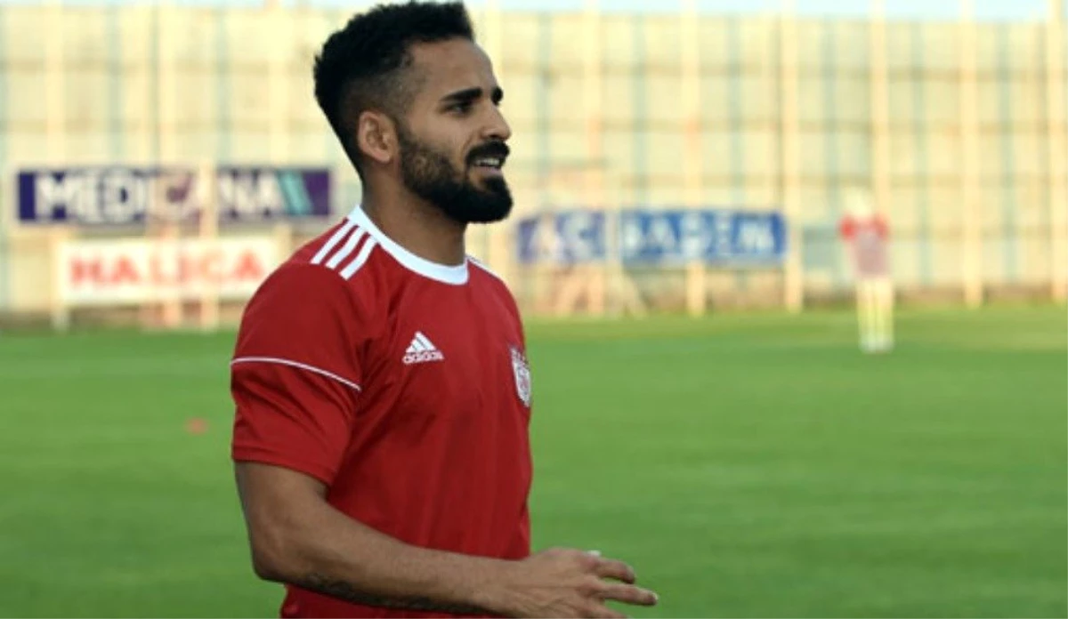 Sivasspor Teknik Direktörü Hakan Keleş: Beşiktaş, Douglas\'a Teklif Yaparsa Oyuncuyu Bırakmayız