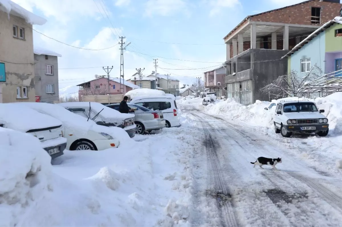 Tipi Yolları Kapattı