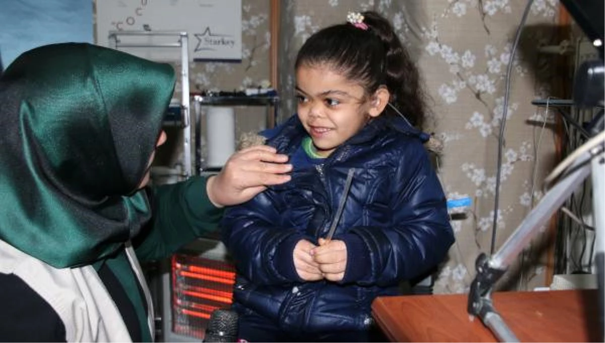 7 Yaşındaki Suriyeli Alloş, İşitme Cihazına Kavuştu