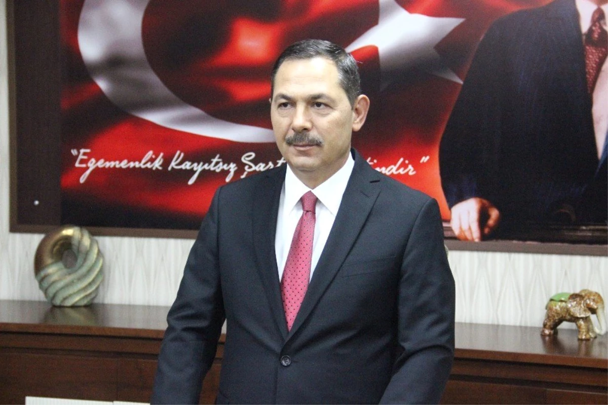 AK Parti\'li Belediye Başkanı Aday Gösterilmeyince Partisinden İstifa Etti