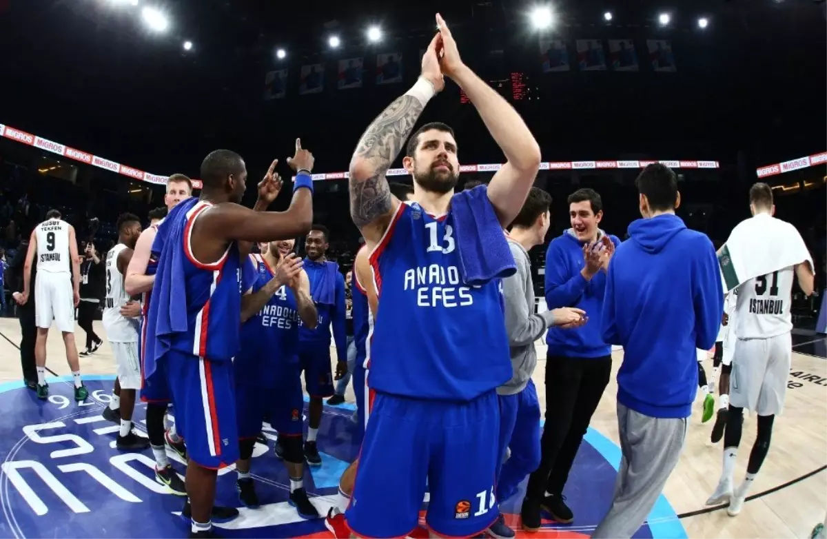 Euroleague\'deki Türk Derbisi Anadolu Efes\'in