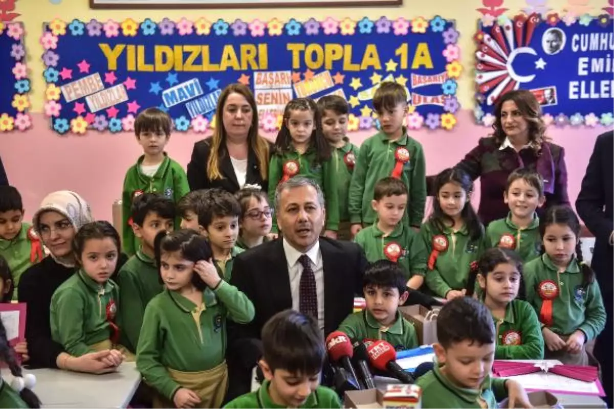 İstanbul Valisi Ali Yerlikaya Karne Dağıttı