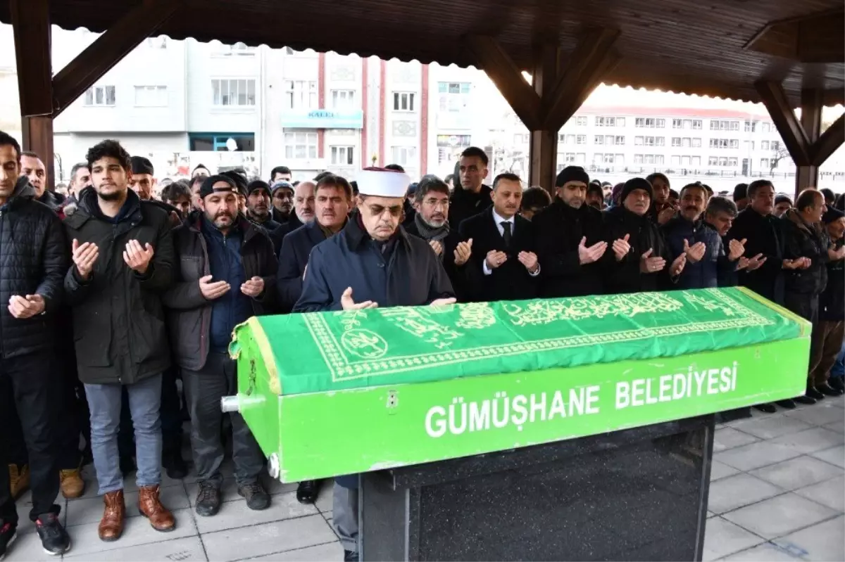 Kalp Krizi Sonucu Ölen Muhtar Son Yolculuğuna Uğurlandı