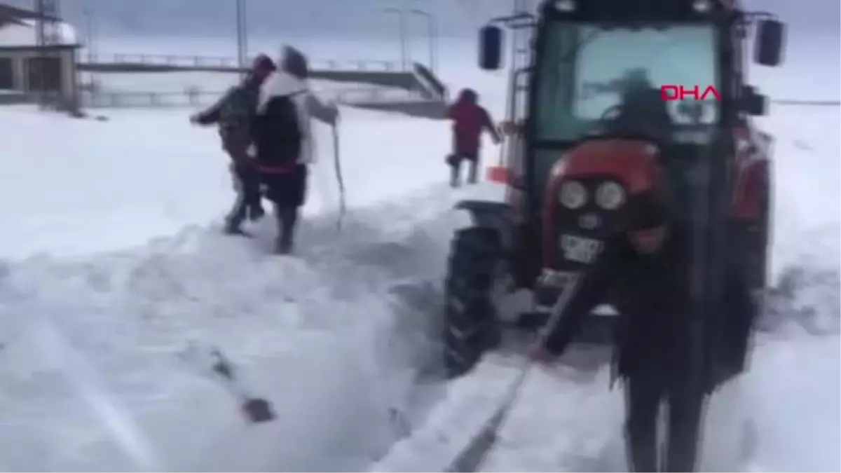 Kars Okuldan Dönerken Kara Saplandılar