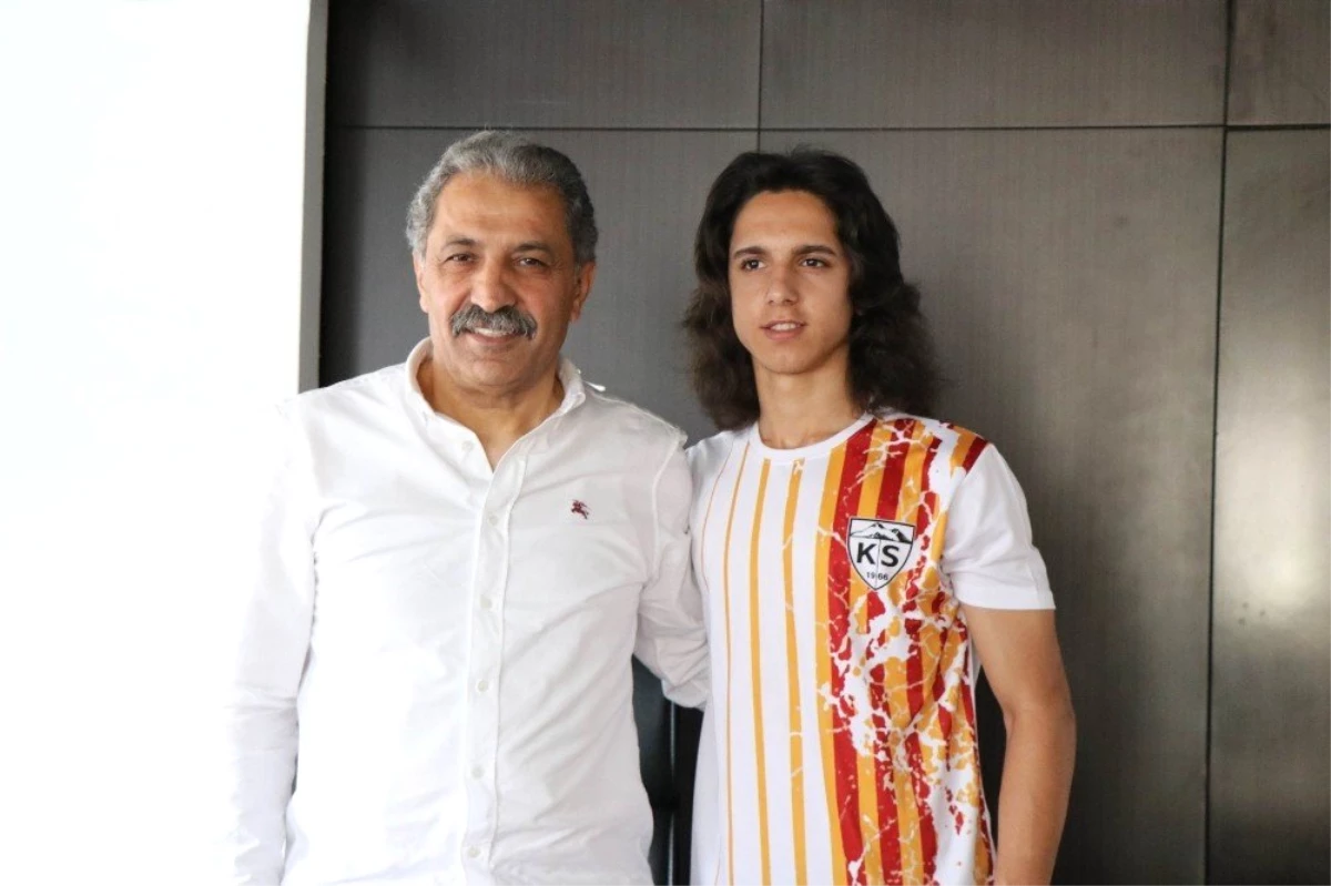 Kayserispor 7 Akademi Oyuncusu ile Profesyonel Sözleşme İmzaladı