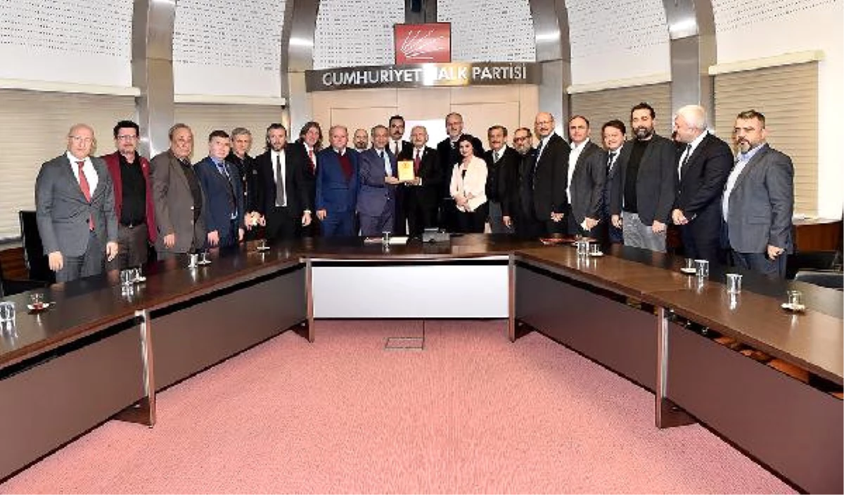 Kılıçdaroğlu: Gazetecilerin Sorunlarını Parlamentoda Dile Getiren Tek Partiyiz