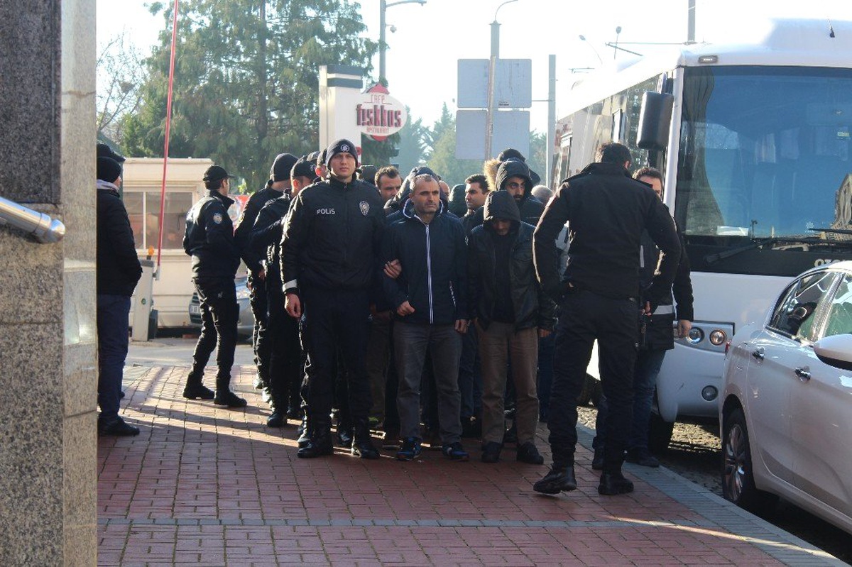 Kocaeli\'de Fetö/pdy Şüphelisi 19 Askeri Personel Adliyeye Sevk Edildi