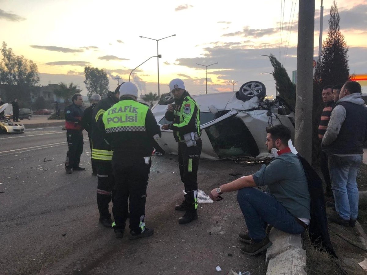 Manisa\'da Trafik Kazası: 4\'ü Çocuk 9 Yaralı